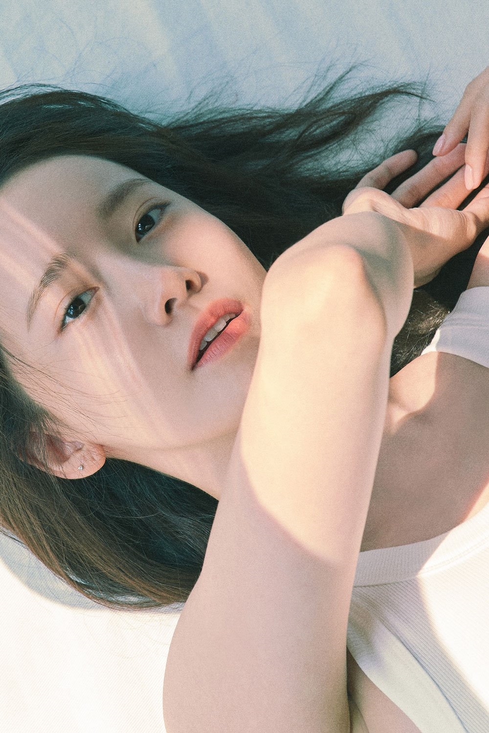 Yoona tung bộ ảnh đẹp như tiên nữ giáng trần nhân dịp comeback solo