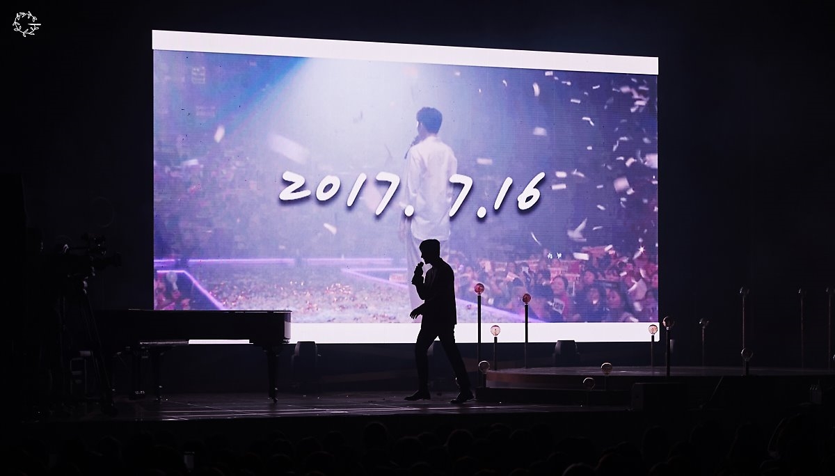 Ji Chang Wook tung loạt ảnh Fanmeeting mới hậu xuất ngũ đẹp như tranh