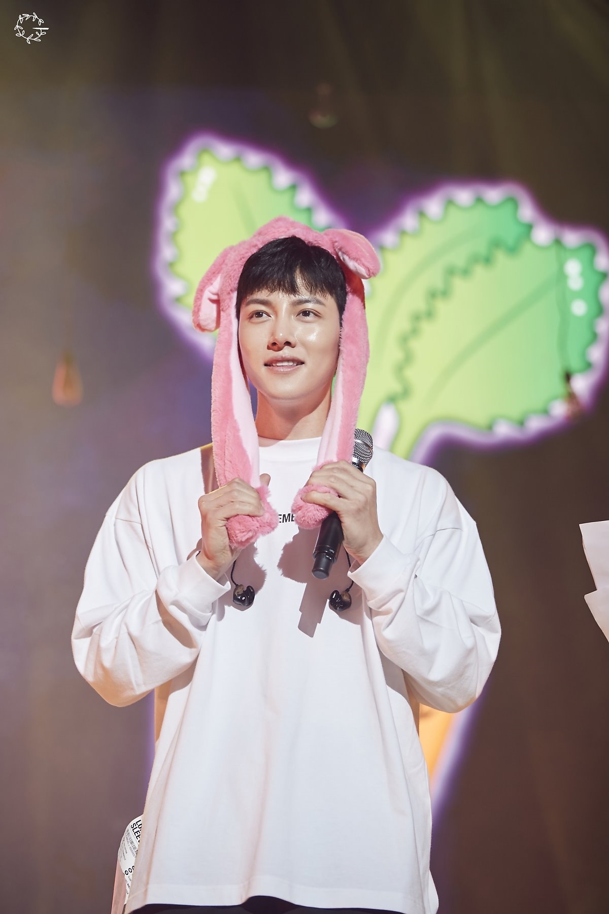 Ji Chang Wook tung loạt ảnh Fanmeeting mới hậu xuất ngũ đẹp như tranh