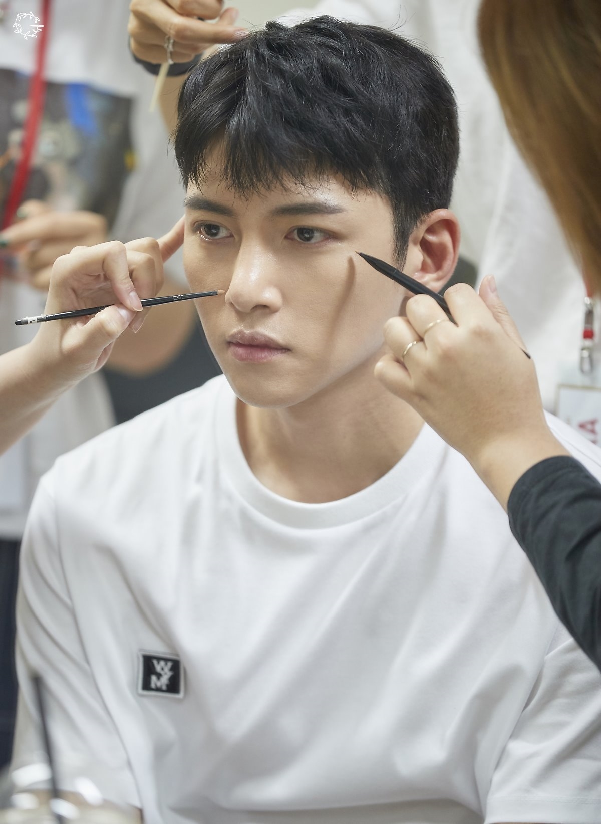 Ji Chang Wook tung loạt ảnh Fanmeeting mới hậu xuất ngũ đẹp như tranh