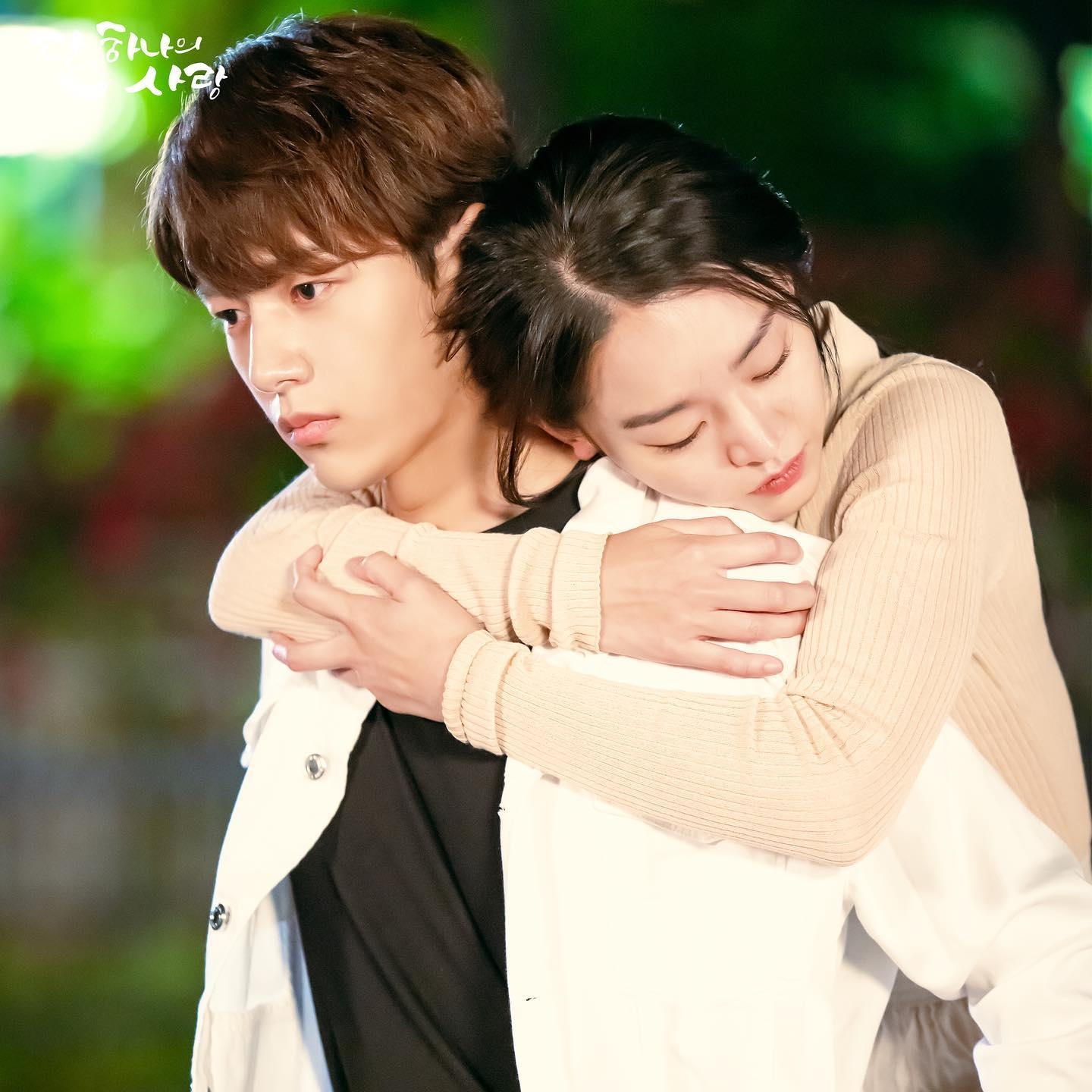 'Sứ mệnh cuối của thiên thần' lại gây sốt vì cảnh L cõng Shin Hye Sun