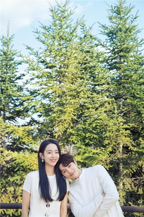 'Sứ mệnh cuối của thiên thần' lại gây sốt vì cảnh L cõng Shin Hye Sun