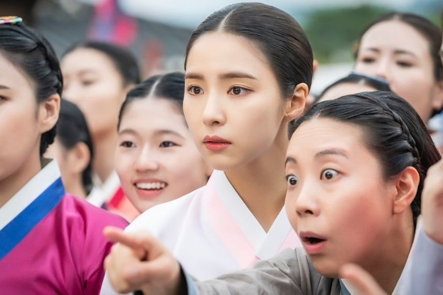 Shin Se Kyung xinh đẹp lanh lợi trong tạo hình phim cổ trang mới