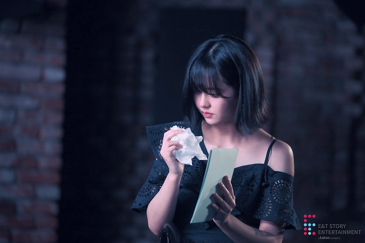 Loạt ảnh Kim So Hyun tóc ngắn trẻ trung trong fanmeeting sinh nhật