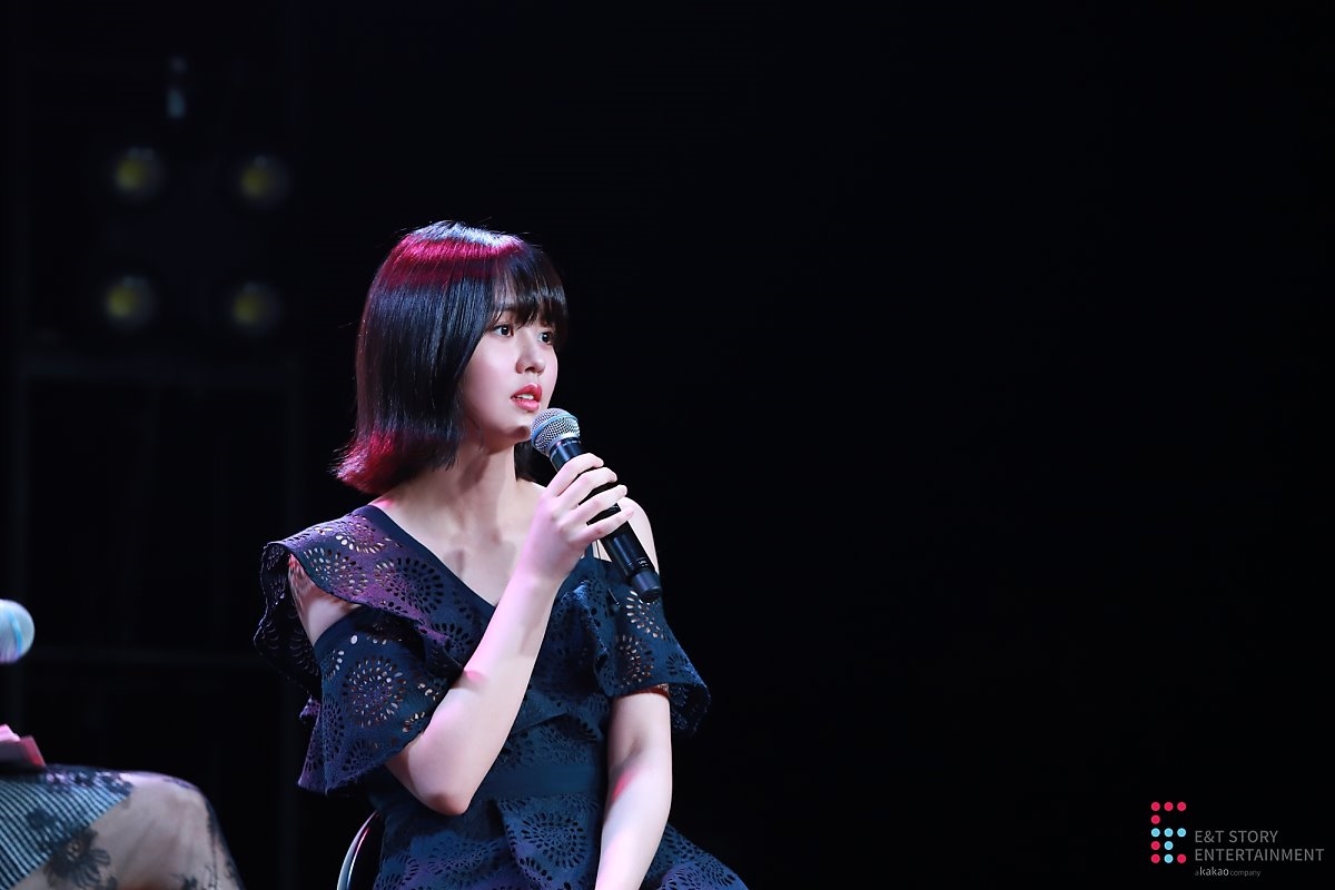 Loạt ảnh Kim So Hyun tóc ngắn trẻ trung trong fanmeeting sinh nhật