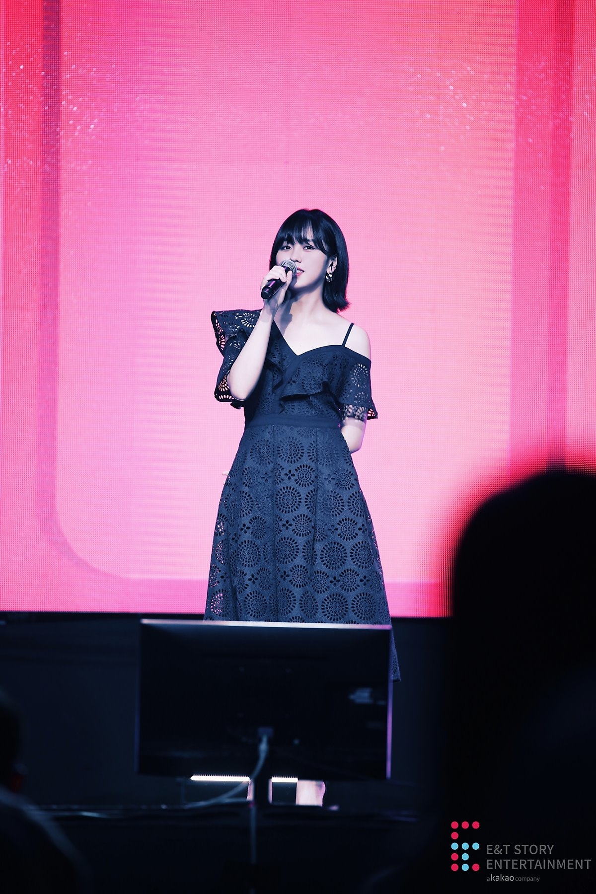 Loạt ảnh Kim So Hyun tóc ngắn trẻ trung trong fanmeeting sinh nhật