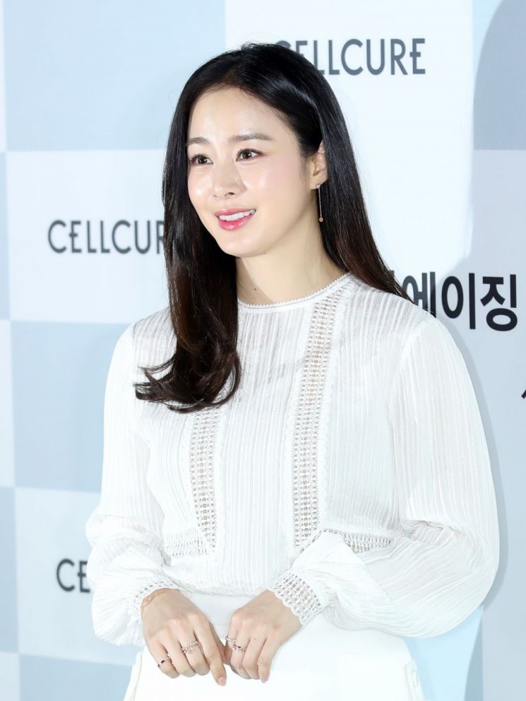 Kim Tae Hee phản hồi tin đồn mua nhà để chuẩn bị Mỹ tiến
