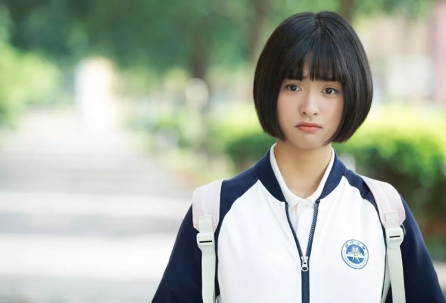 Thẩm Nguyệt bị mỉa mai là cao thủ 'biến hàng hiệu thành đồ xả kho'