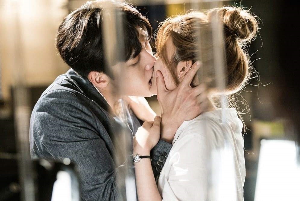 8 nam chính drama Hàn luôn khiến khán giả mãn mãn với những cảnh hôn
