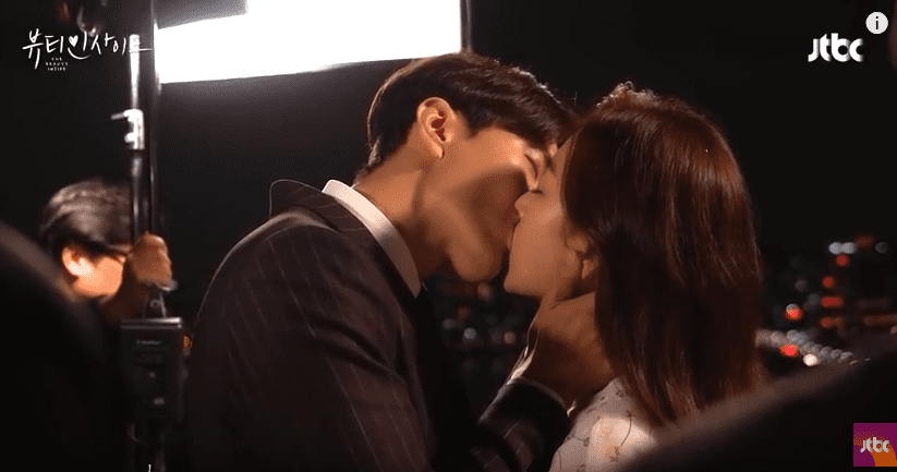 8 nam chính drama Hàn luôn khiến khán giả mãn mãn với những cảnh hôn