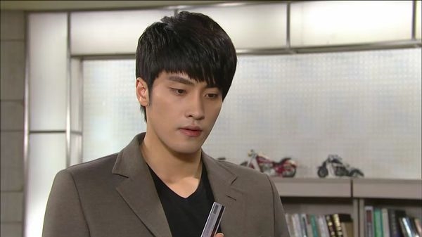 Sung Hoon lần đầu tiết lộ vì không thể ngừng đóng phim để trả nợ