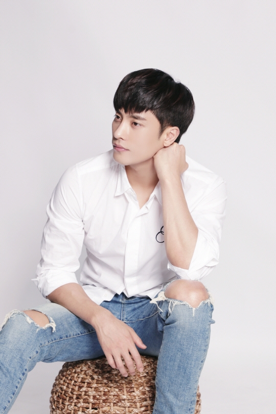 Sung Hoon lần đầu tiết lộ vì không thể ngừng đóng phim để trả nợ