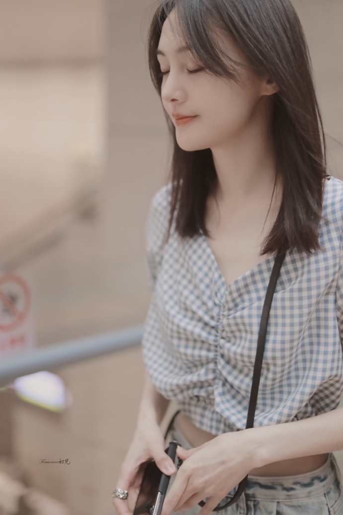 Trịnh Sảng hóa 'bánh bèo' điệu đà khoe vòng 2 vì bạn trai