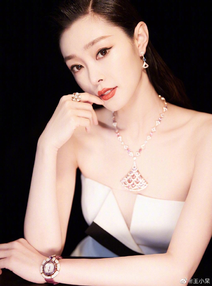 Phì cười với 1001 cách chống nắng của dàn mỹ nhân hàng đầu Hoa ngữ