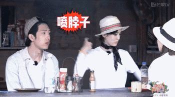 Phì cười với 1001 cách chống nắng của dàn mỹ nhân hàng đầu Hoa ngữ