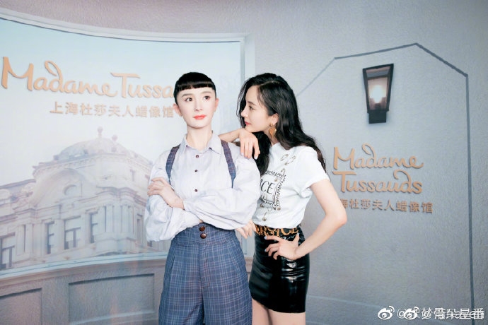 Tượng sáp của Dương Mịch khiến netizen khóc thét vì trông như thảm họa