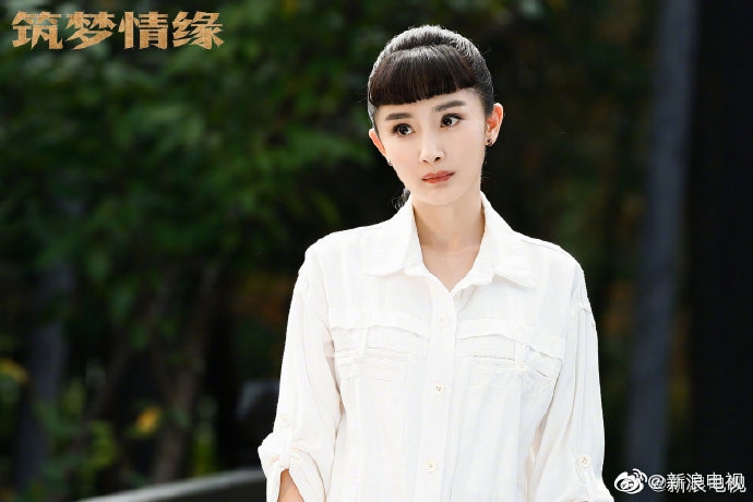 Tượng sáp của Dương Mịch khiến netizen khóc thét vì trông như thảm họa