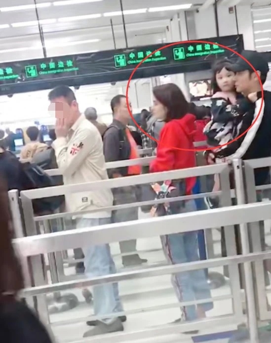 Hồng Hân lên giá, Trương Đan Phong thất nghiệp sau scandal ngoại tình