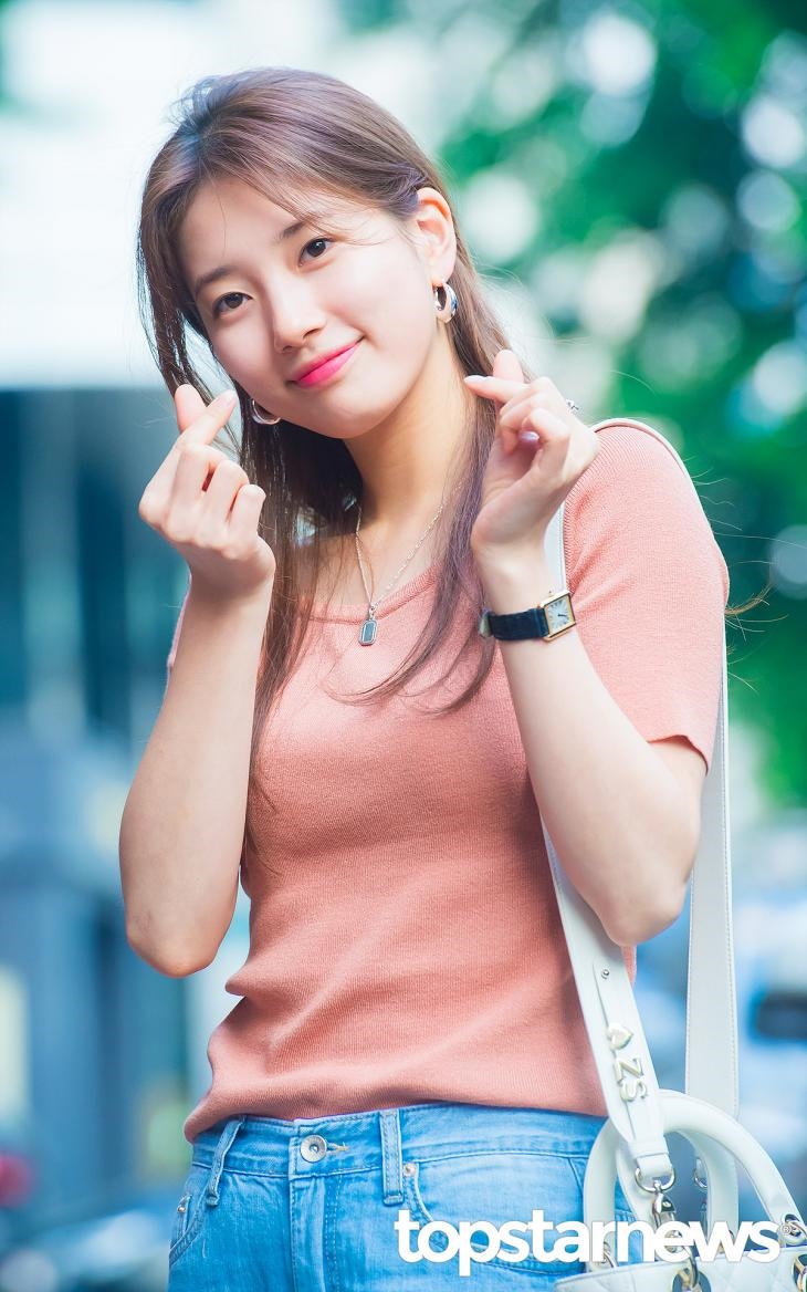 Suzy được mời tham gia movie mới đồng thời drama mới tung ảnh đẹp