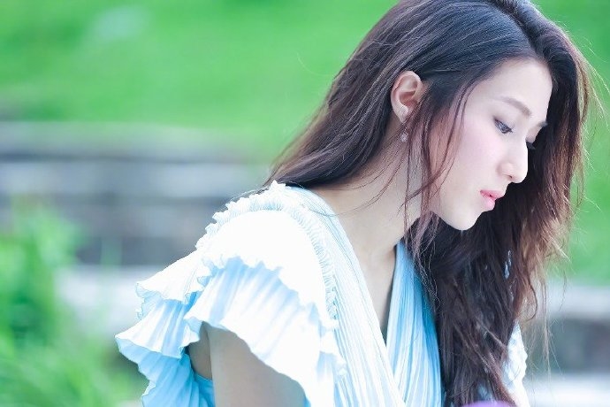 Chung Gia Hân hạnh phúc đưa cả gia đình lên MV ca nhạc mới