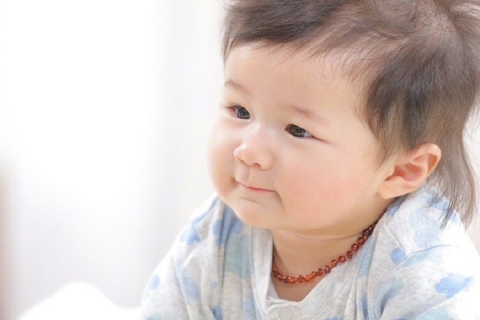 Chung Gia Hân hạnh phúc đưa cả gia đình lên MV ca nhạc mới