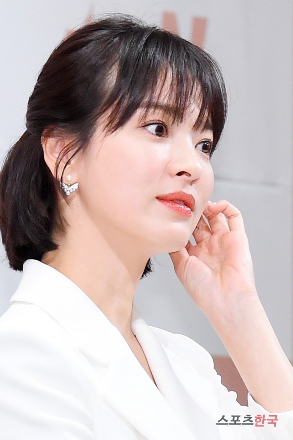 Song Hye Kyo trở lại sau ly hôn với movie mới đề tài phụ nữ?