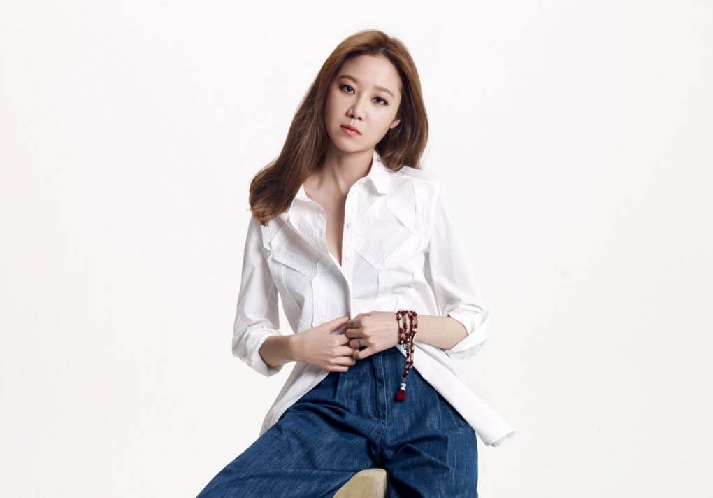 Gong Hyo Jin gửi xe cà phê tới phim trường ủng hộ Shin Min Ah
