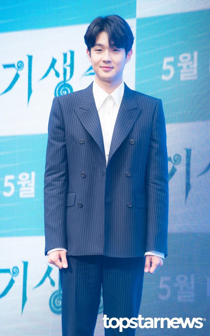 Suzy và Choi Woo Sik được mời kết hợp trong movie mới