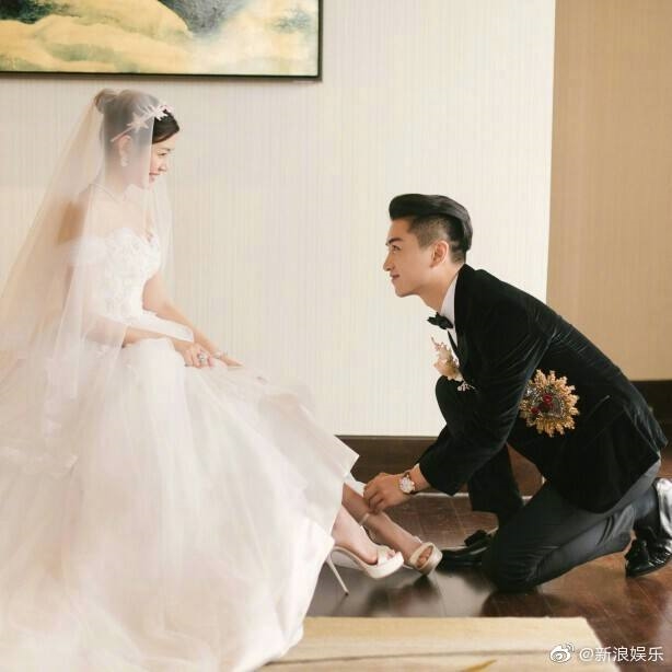 Trần Nghiên Hy khoe ảnh gia đình 3 người mừng sinh nhật Trần Hiểu