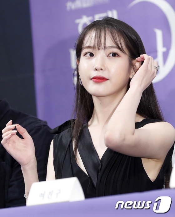 IU - Yeo Jin Goo xứng đôi tại họp báo drama mới “Hotel Del Luna”