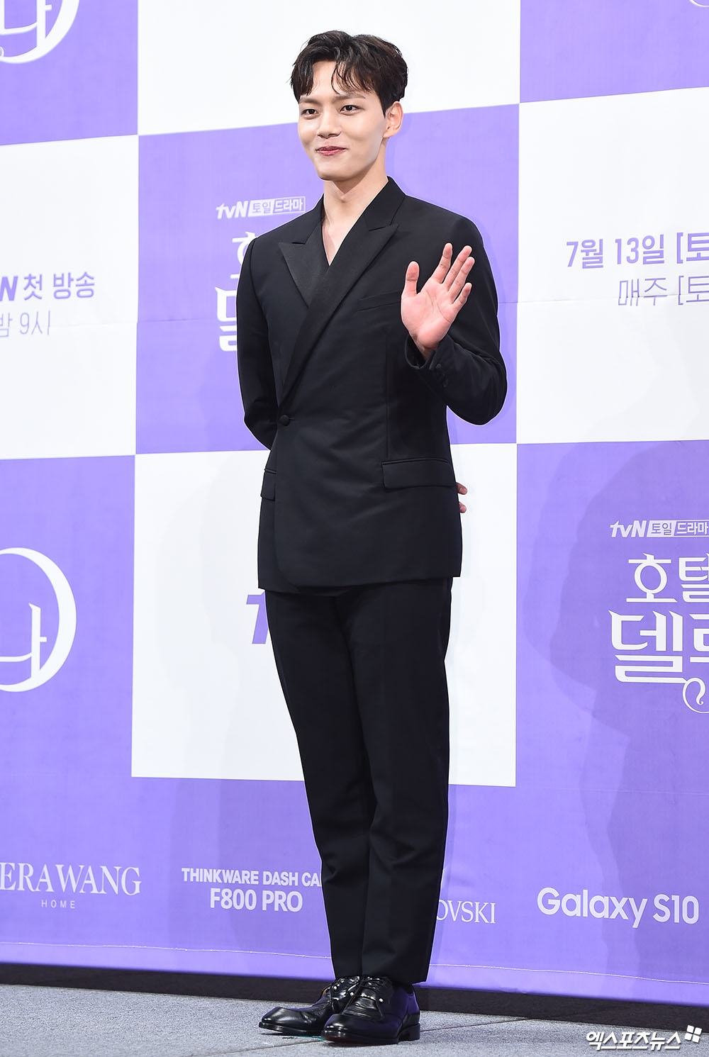 IU - Yeo Jin Goo xứng đôi tại họp báo drama mới “Hotel Del Luna”