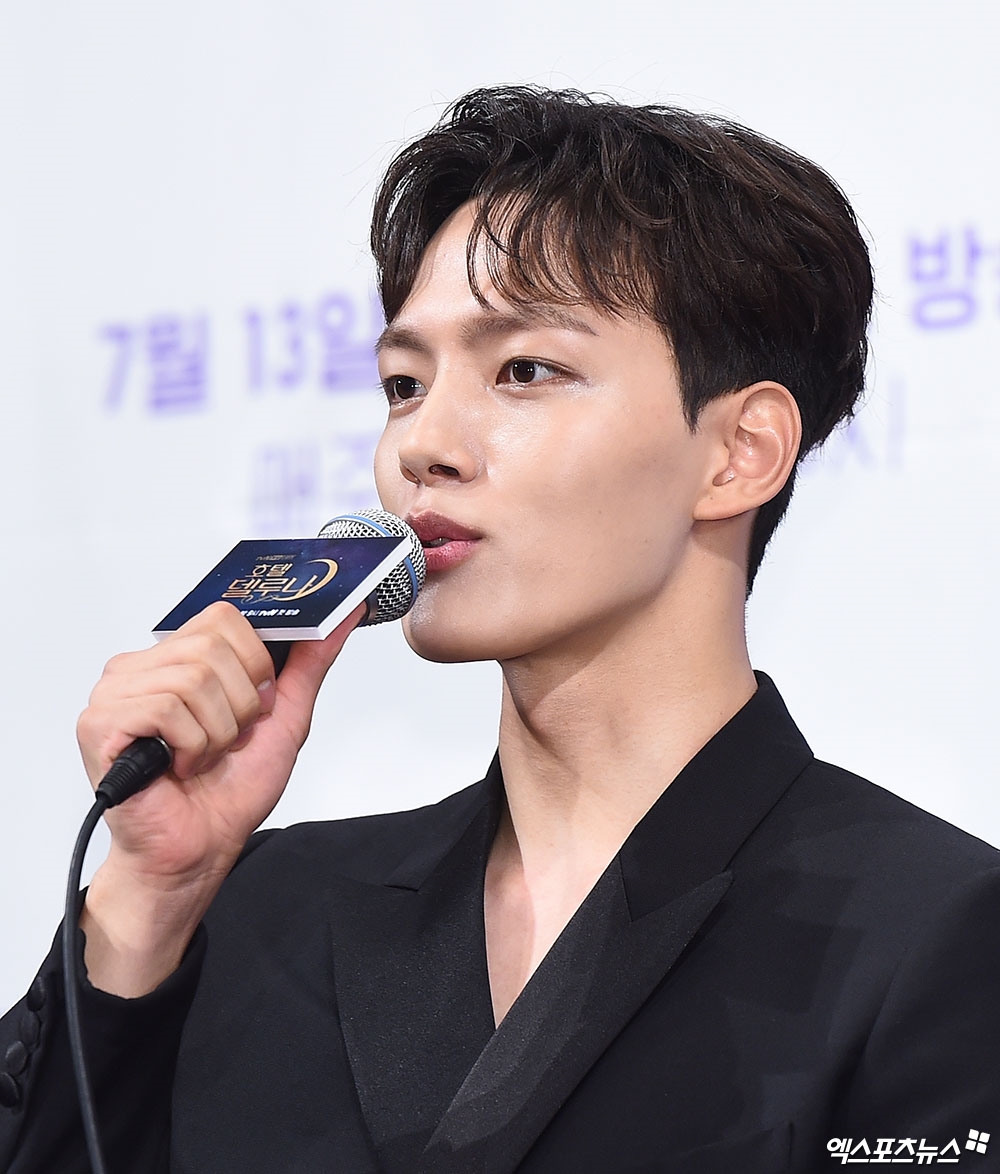 IU - Yeo Jin Goo xứng đôi tại họp báo drama mới “Hotel Del Luna”