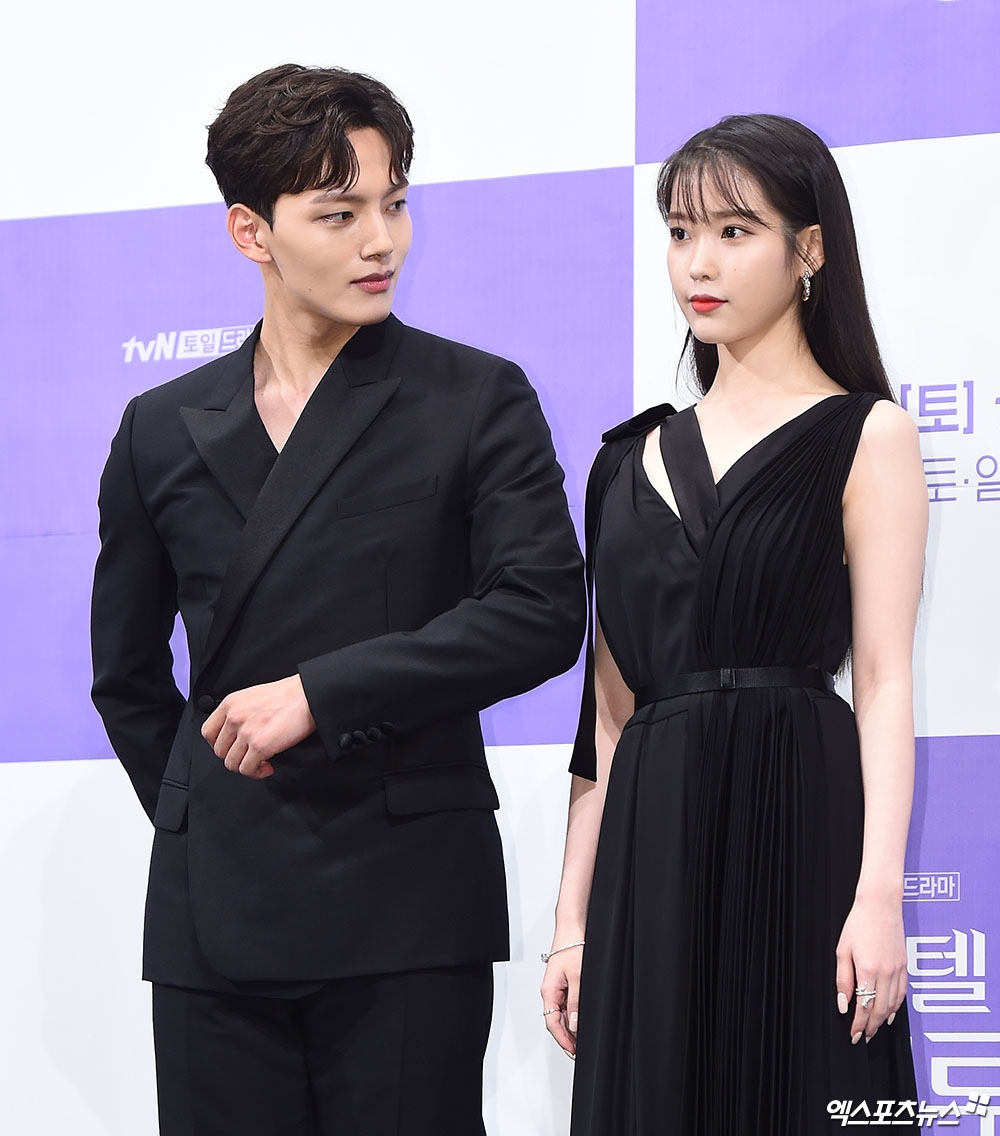 IU - Yeo Jin Goo xứng đôi tại họp báo drama mới “Hotel Del Luna”