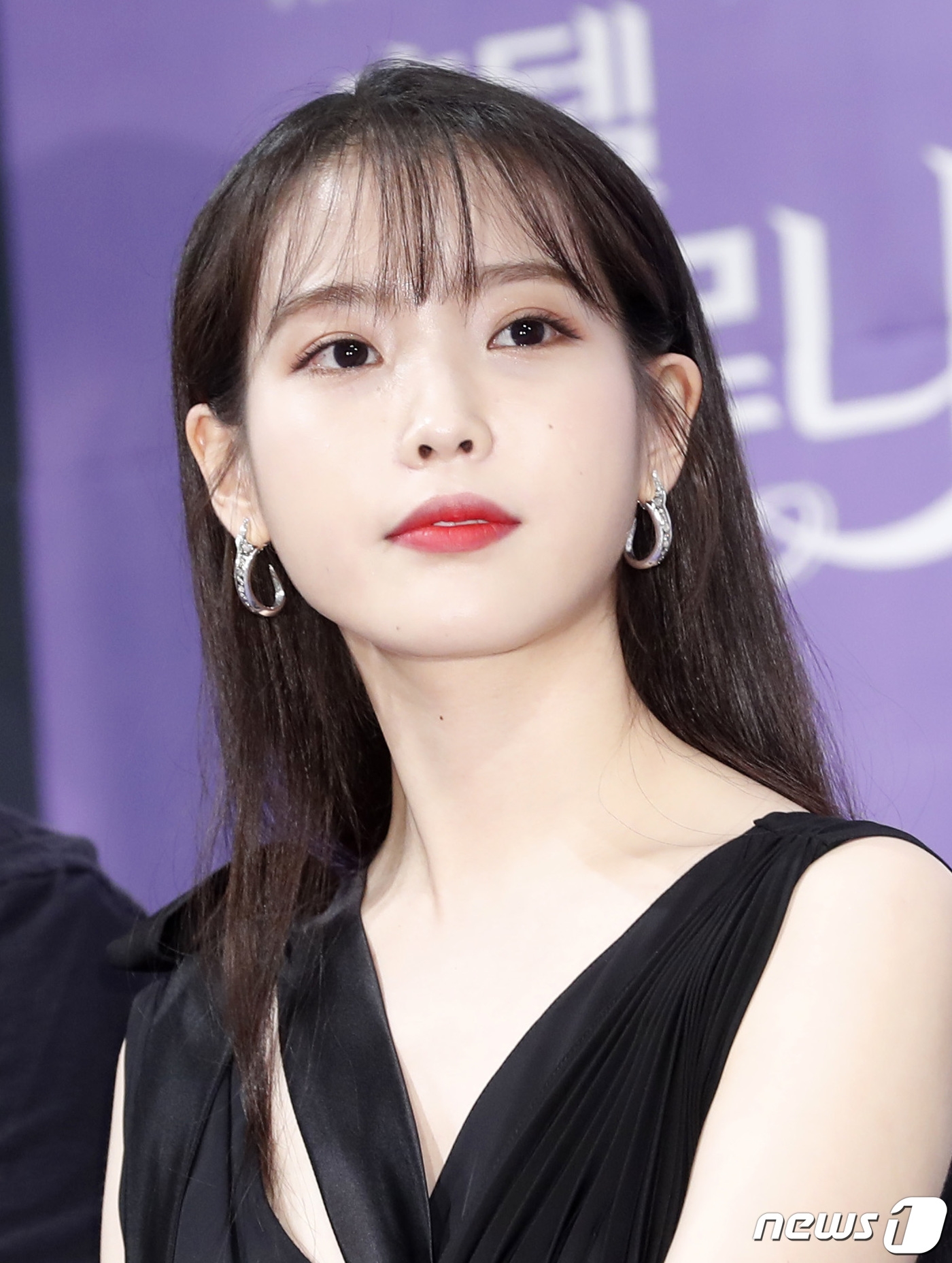 IU - Yeo Jin Goo xứng đôi tại họp báo drama mới “Hotel Del Luna”