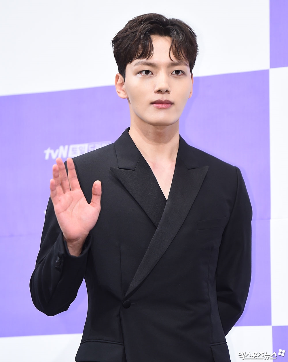 IU - Yeo Jin Goo xứng đôi tại họp báo drama mới “Hotel Del Luna”