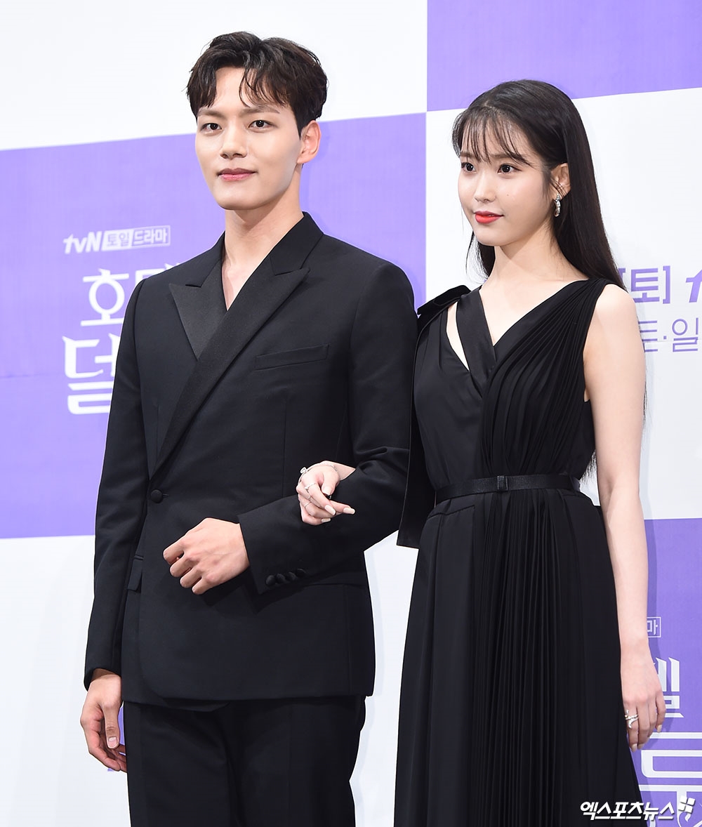 IU - Yeo Jin Goo xứng đôi tại họp báo drama mới “Hotel Del Luna”