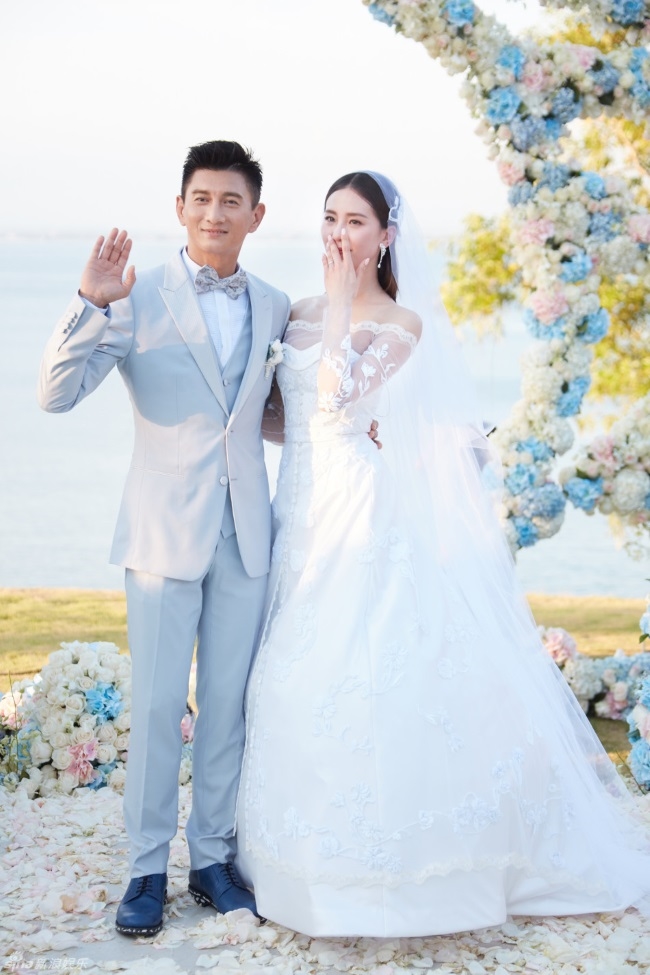 Hậu Lưu Thi Thi sinh con, Ngô Kỳ Long xuất hiện với diện mạo mập mạp