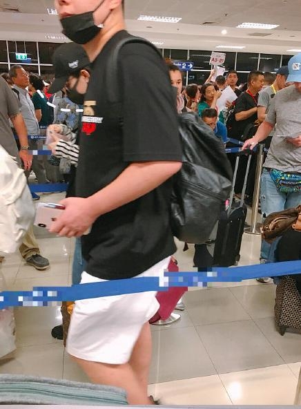 Triệu Lệ Dĩnh bất ngờ quay lại với công việc sau 4 tháng ở cữ