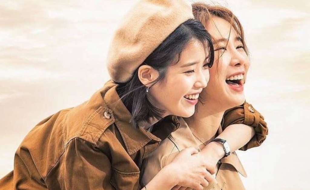 Yoo In Na gửi xe thức ăn tới phim trường 'Hotel Del Luna' ủng hộ IU