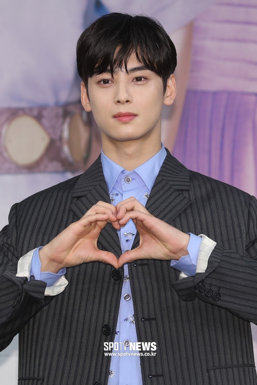 Shin Se Kyung sánh đôi Cha Eun Woo trong họp báo phim cổ trang mới