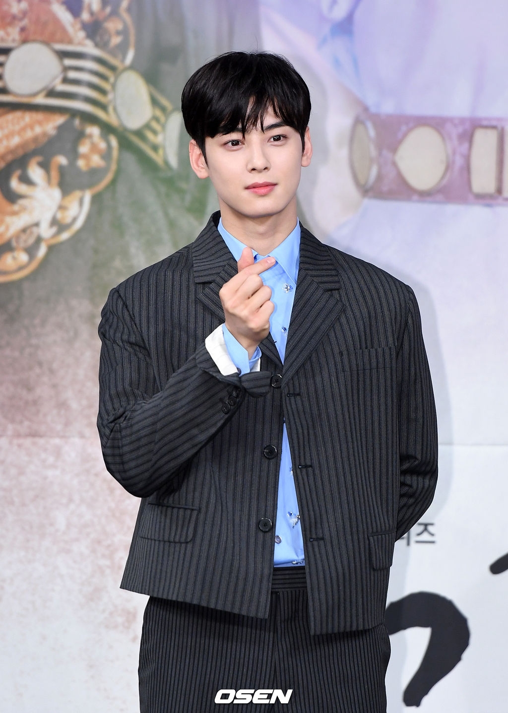 Shin Se Kyung sánh đôi Cha Eun Woo trong họp báo phim cổ trang mới