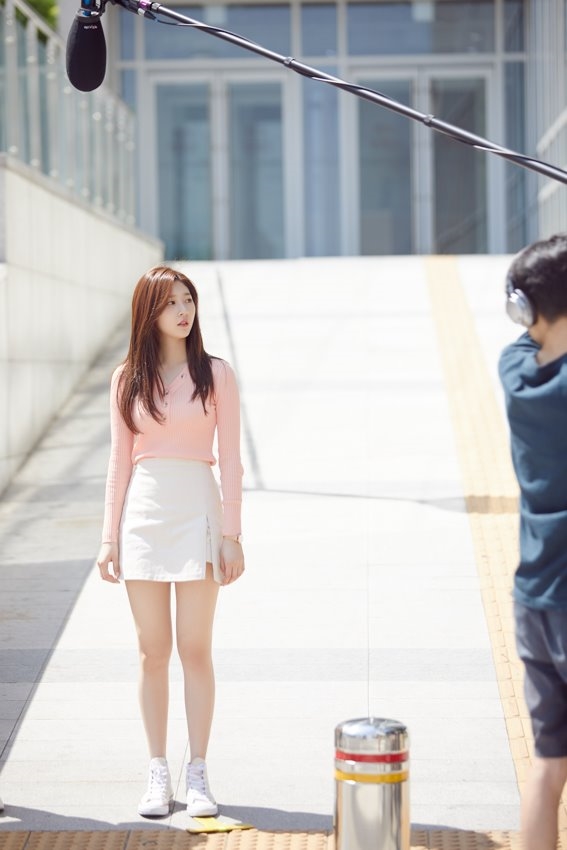 Kim Sae Ron khoe nhan sắc tuổi đôi mươi rạng rỡ trong bộ ảnh mới