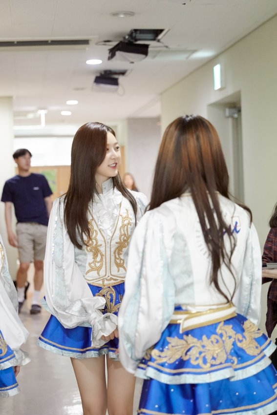 Kim Sae Ron khoe nhan sắc tuổi đôi mươi rạng rỡ trong bộ ảnh mới