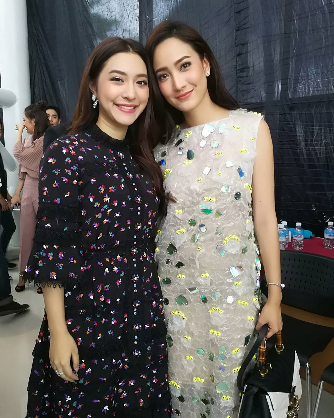 Mew Nittha bất ngờ thông báo kết hôn, Taew Natapohn được nhắc tên