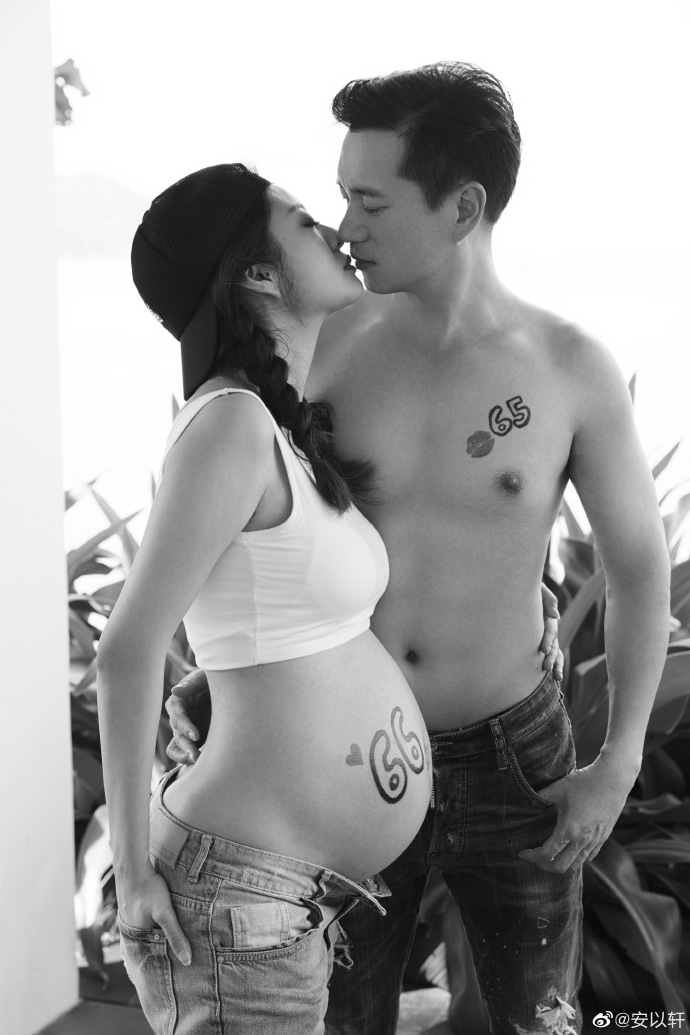 An Dĩ Hiên lên chức mẹ bỉm sữa, khoe ảnh con chào đời bình an