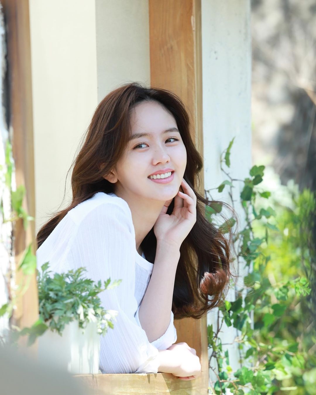 Kim So Hyun bất ngờ bị ngã ngựa trên phim trường drama cổ trang mới