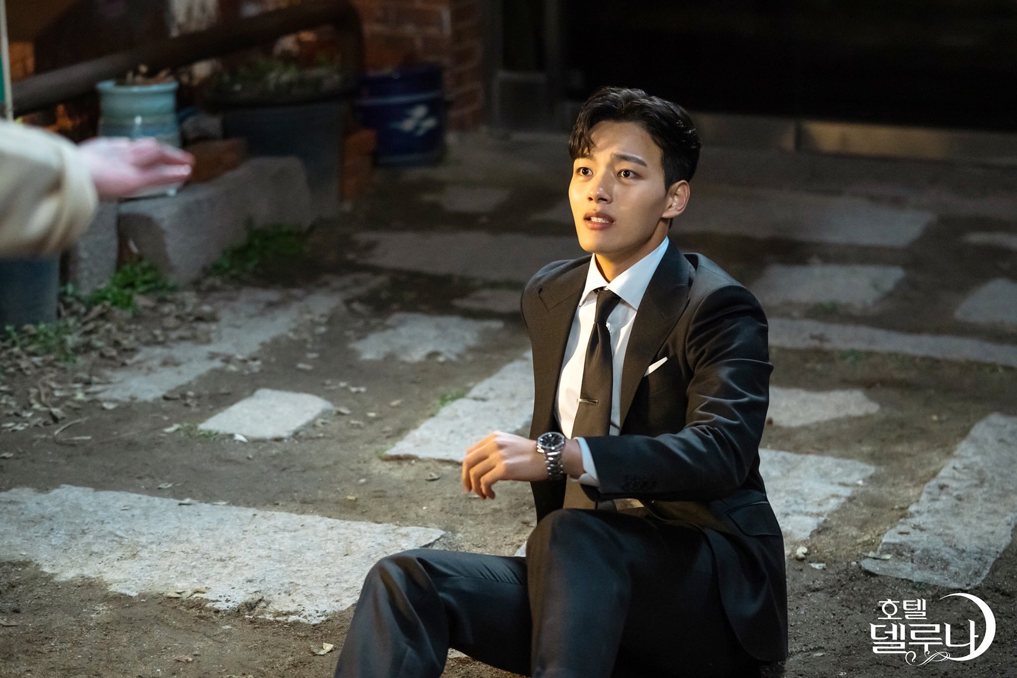Yeo Jin Goo gây ấn tượng với diễn xuất đáng yêu trong 'Hotel Del Luna'