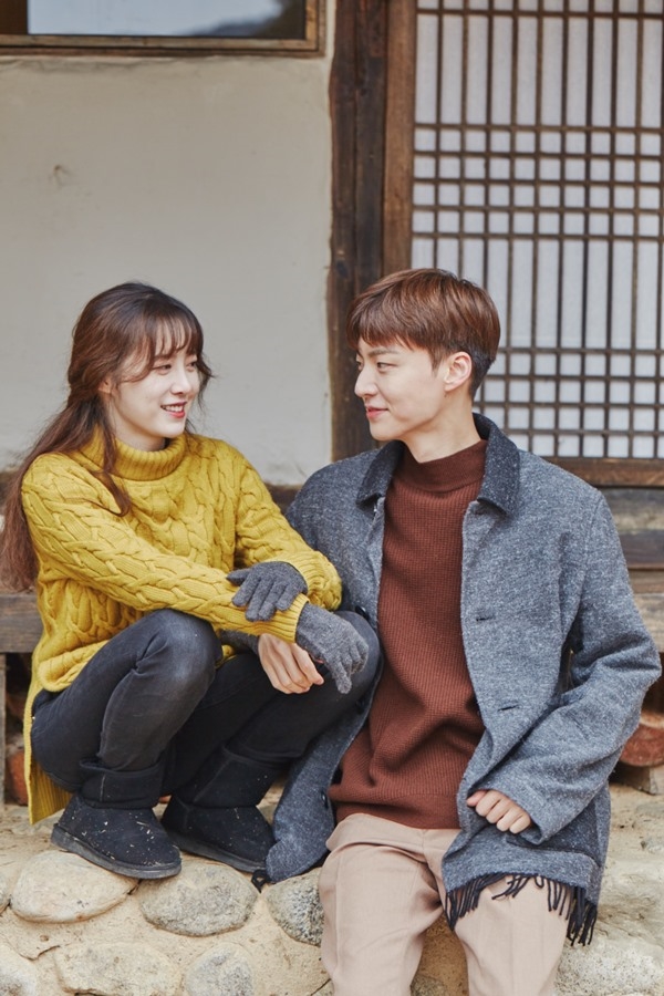 Goo Hye Sun nhiệt tình khoe chồng trong đợt quảng bá tiểu thuyết mới