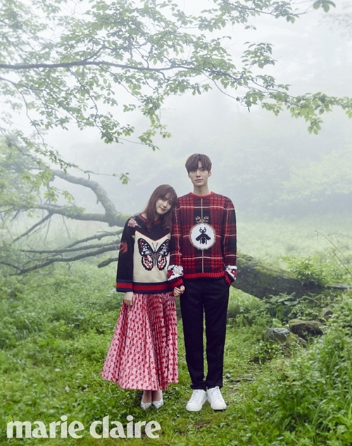 Goo Hye Sun nhiệt tình khoe chồng trong đợt quảng bá tiểu thuyết mới