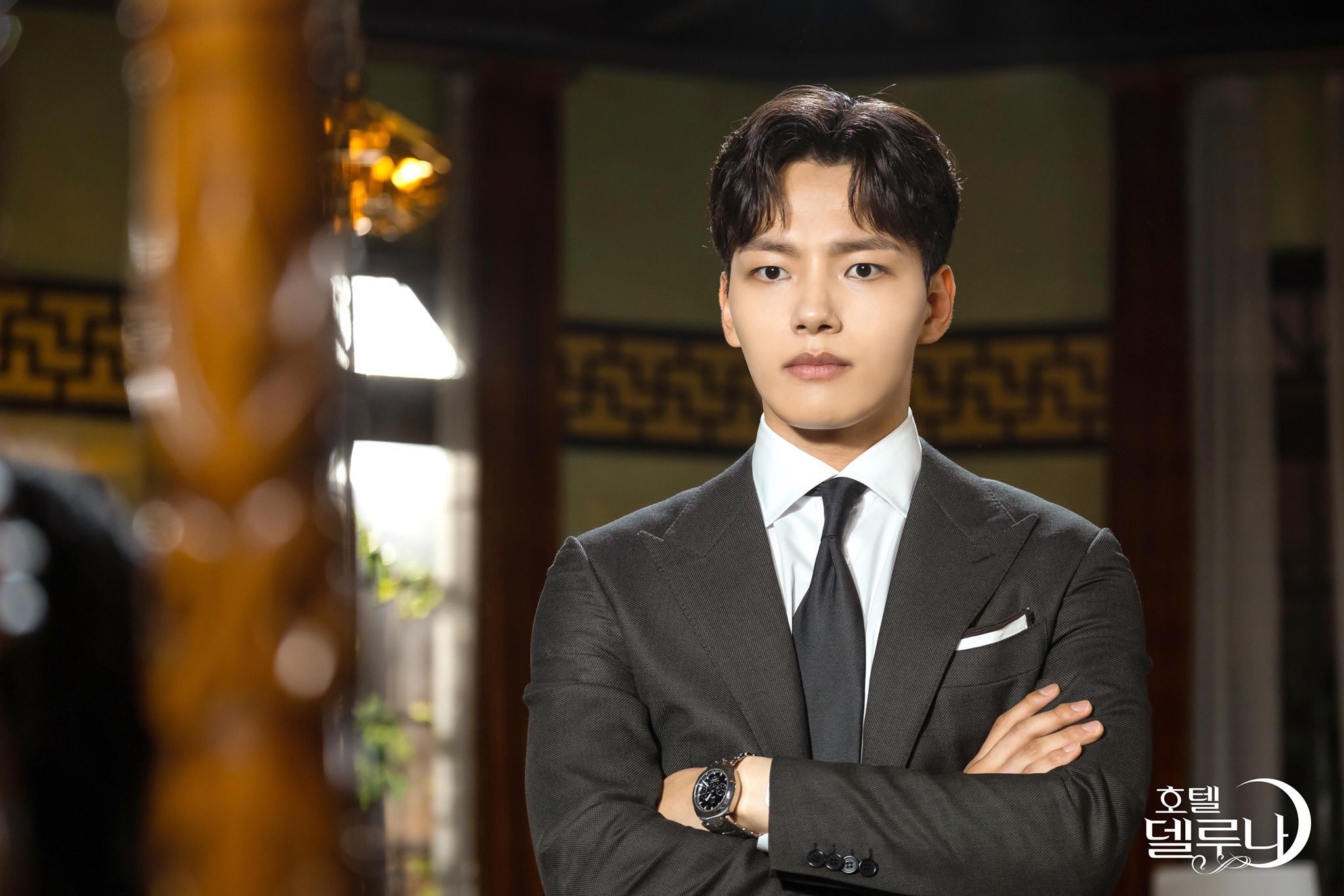 IU - Yeo Jin Goo có nụ hôn đầu ngay trong tập 4 'Hotel Del Luna'